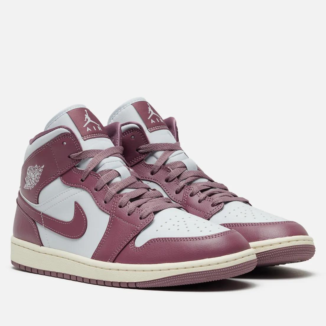 Женские кроссовки Wmns Air Jordan 1 Mid